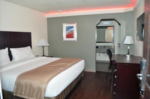 Trinity Suites Downtown Dallas image 14